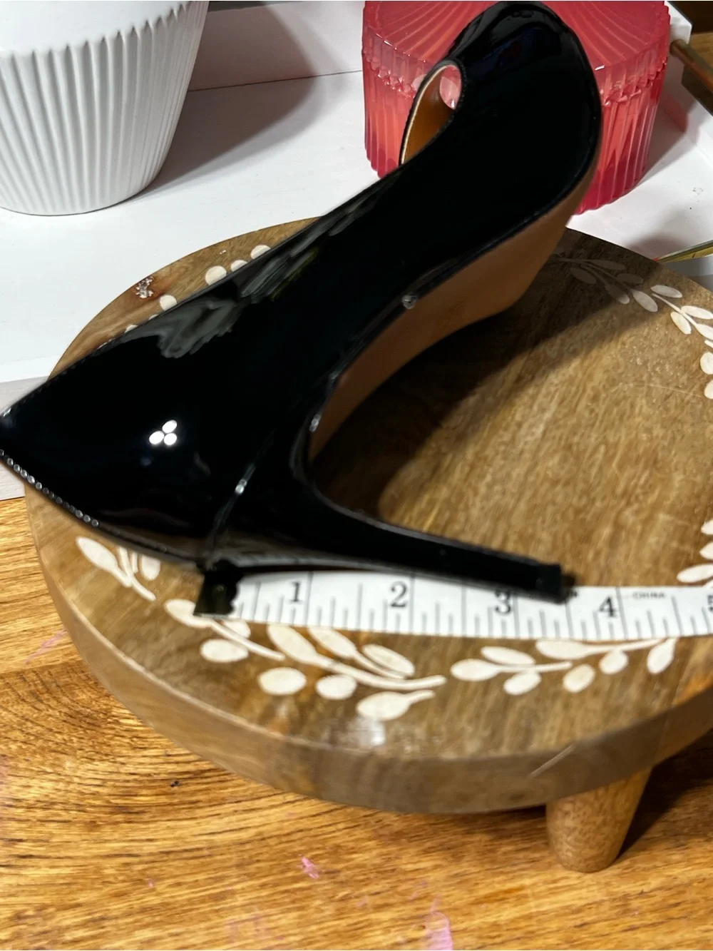 BLACK PATENT PEEP-TOE PUMPS